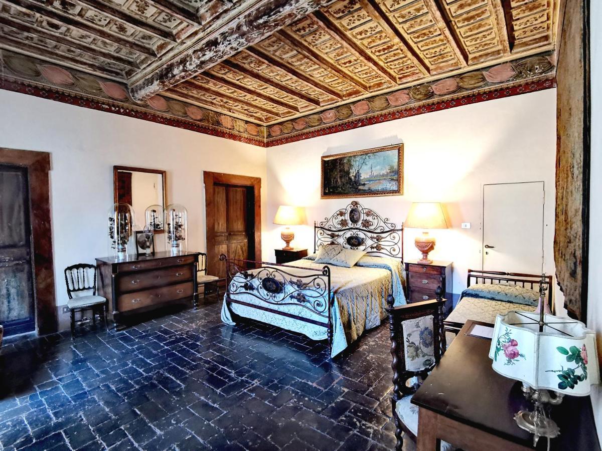 Отель Vesconte Residenza D'Epoca Dal 1533 Больсена Экстерьер фото