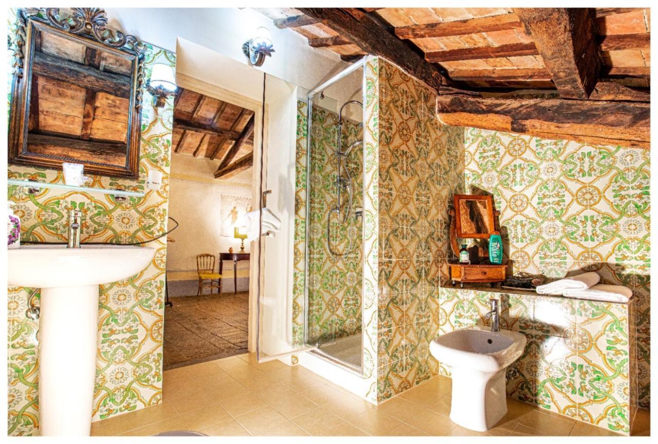 Отель Vesconte Residenza D'Epoca Dal 1533 Больсена Экстерьер фото