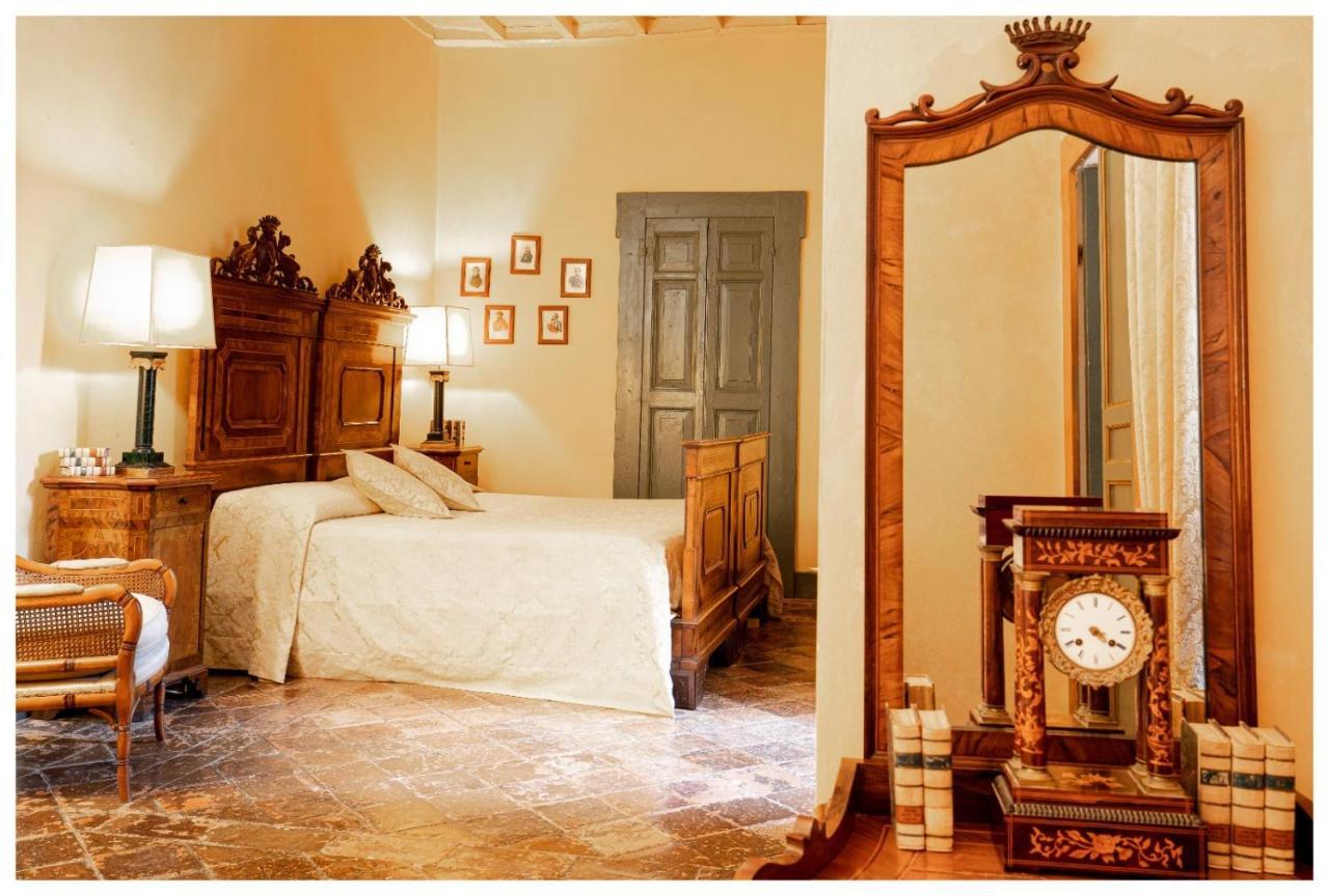 Отель Vesconte Residenza D'Epoca Dal 1533 Больсена Экстерьер фото