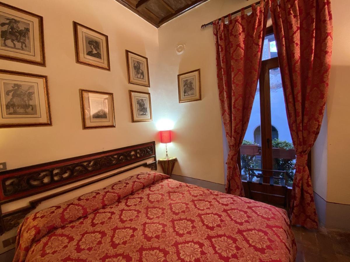 Отель Vesconte Residenza D'Epoca Dal 1533 Больсена Экстерьер фото