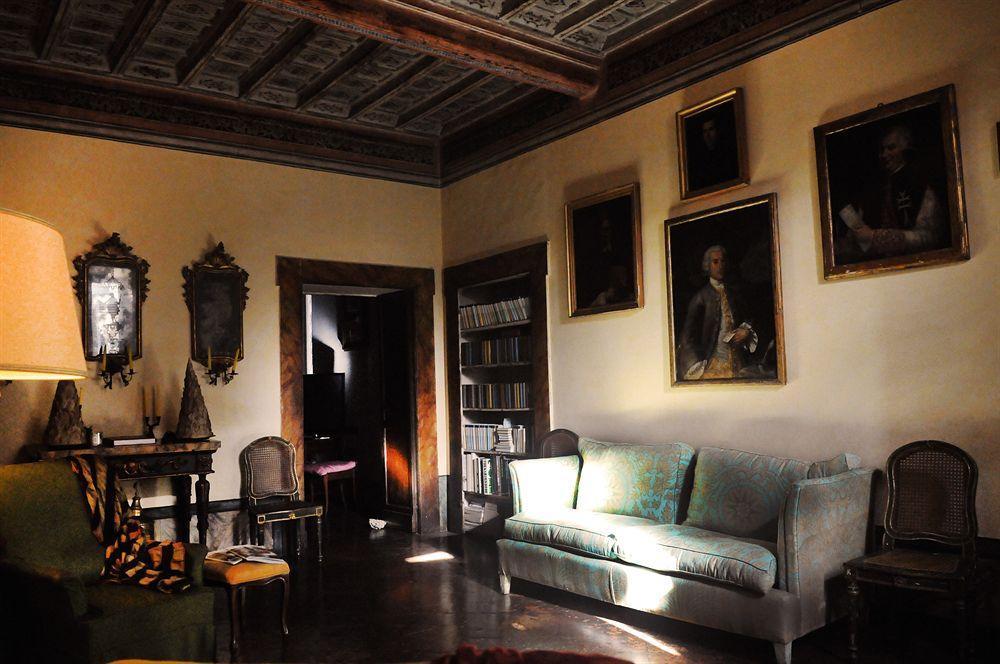Отель Vesconte Residenza D'Epoca Dal 1533 Больсена Экстерьер фото