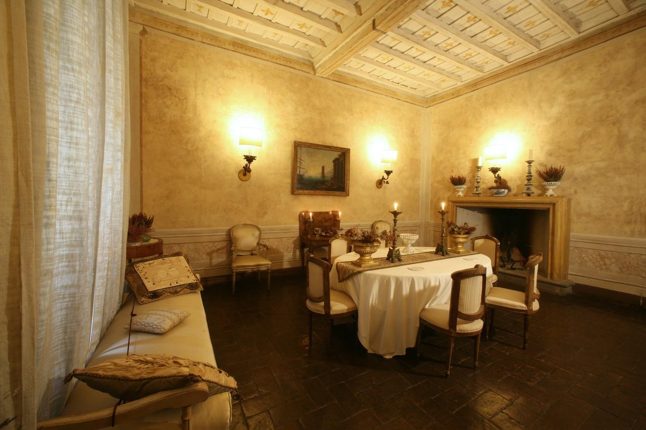 Отель Vesconte Residenza D'Epoca Dal 1533 Больсена Экстерьер фото