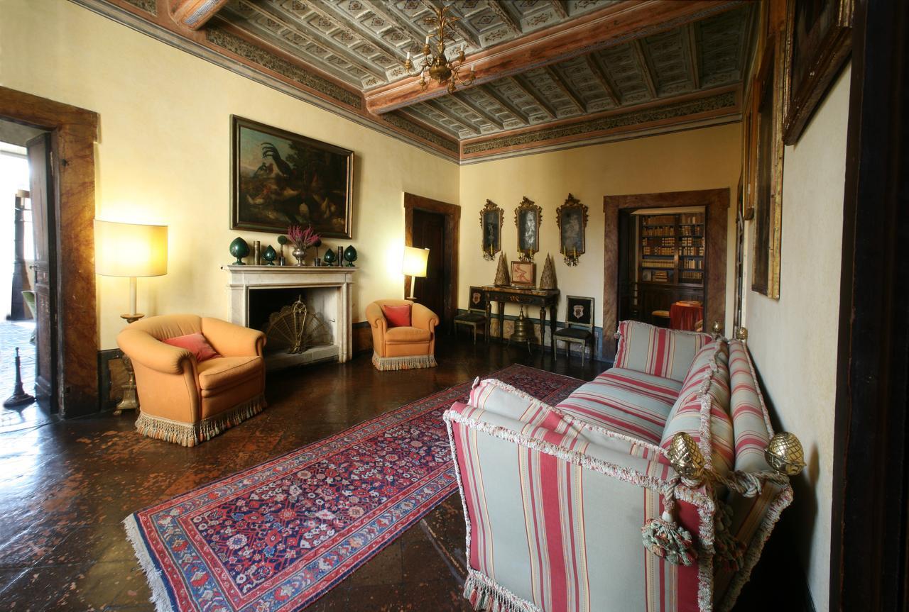Отель Vesconte Residenza D'Epoca Dal 1533 Больсена Экстерьер фото