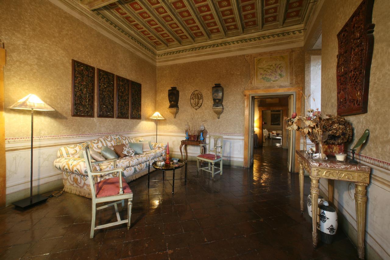 Отель Vesconte Residenza D'Epoca Dal 1533 Больсена Экстерьер фото
